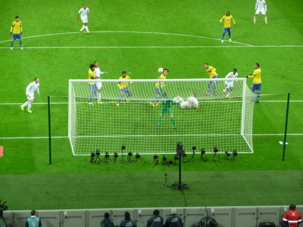 Rooney hits bar and his backside !